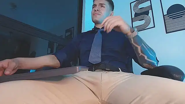 ALPHA_DOMINUS_ live cam on StripChat