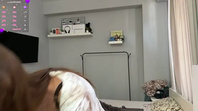 selena_favn webcam