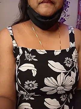 LouleyRani_ webcam