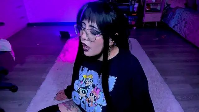 Alychu_ live cam on StripChat