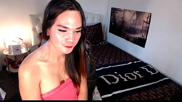 NinaDOM4CUM webcam