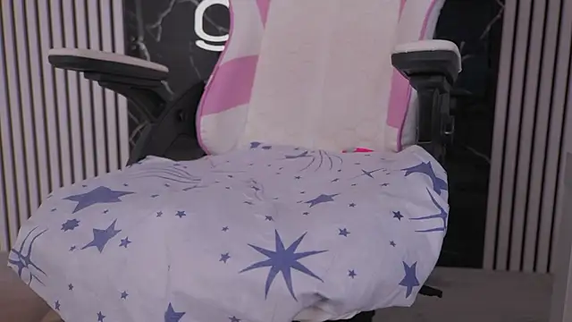 Ava-Diamond webcam