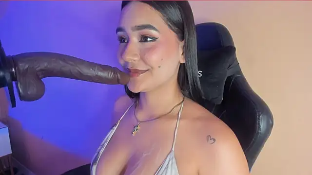 live sexcam Noa Moon