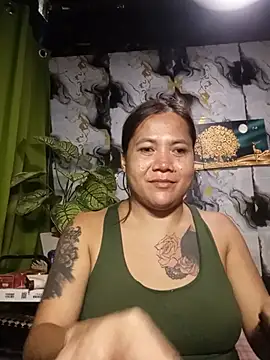 TabooSHOWgirl18 webcam