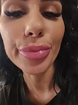 KatiaDivine webcam