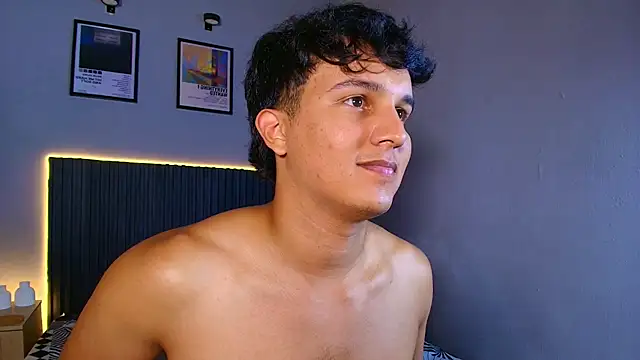 Leo_Savage_ webcam