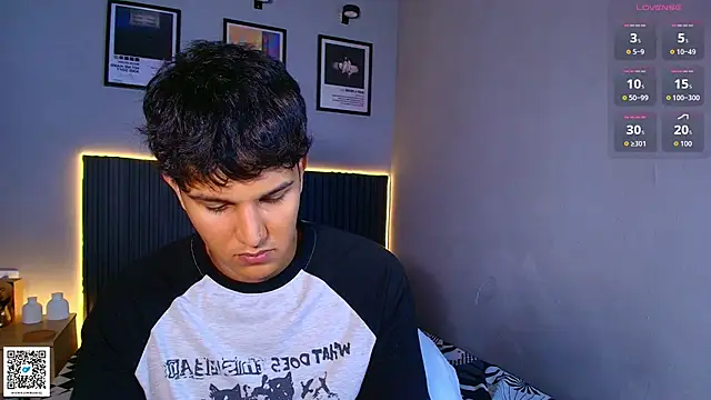 Leo_Savage_ webcam