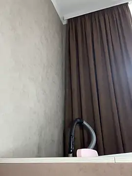 LaraVoosh webcam
