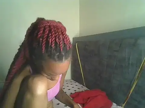 Prettyquueen live cam on StripChat