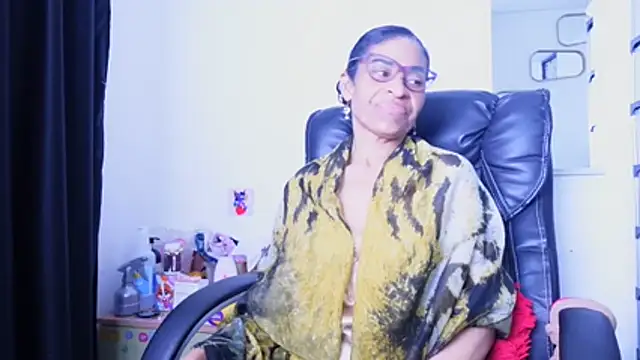 Aries_Mature webcam