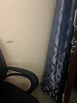 MISS-LOVEV webcam