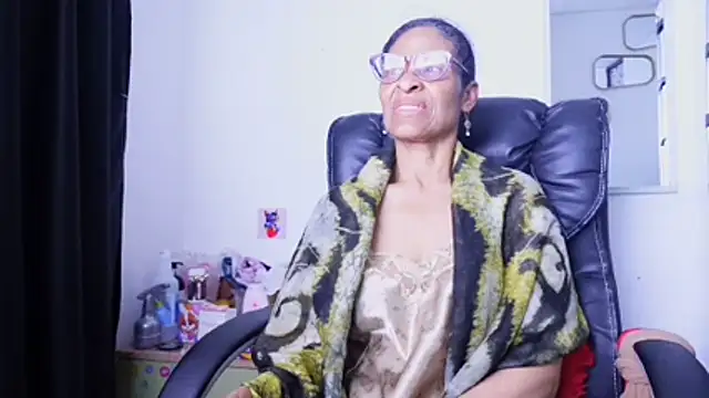 Aries_Mature webcam