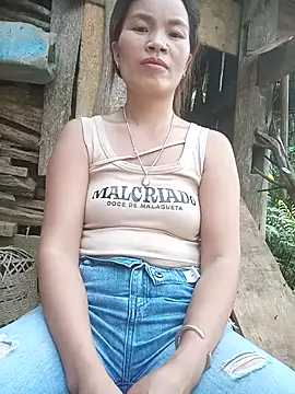 nangmo live cam on StripChat