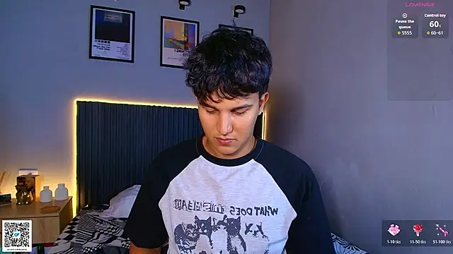 Leo_Savage_ webcam