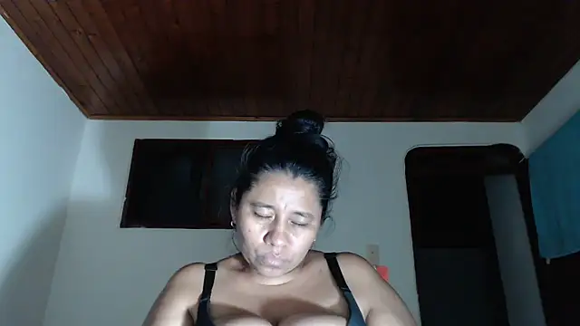 adrixxx38 webcam