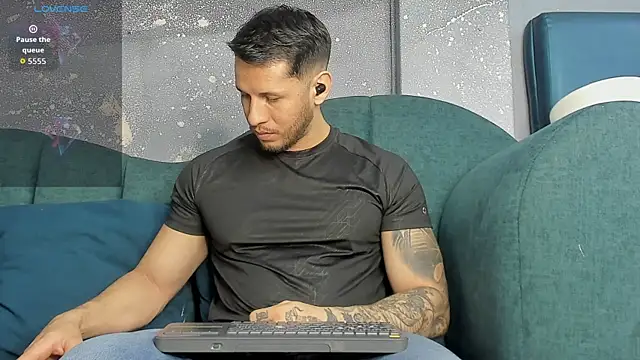 George_Diesell live cam on StripChat