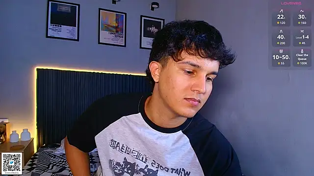 Leo_Savage_ webcam