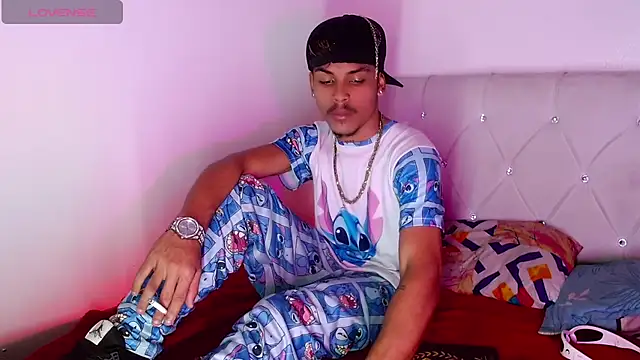 Angel_foxc13 webcam