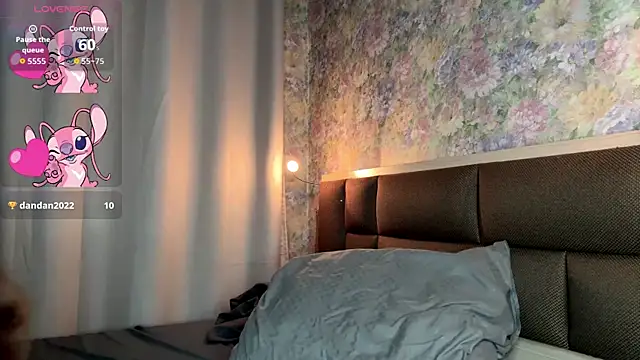 LoraDavi live cam on StripChat