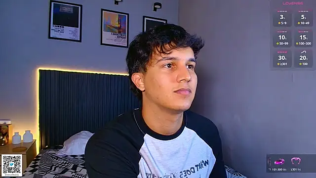 Leo_Savage_ webcam