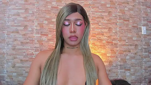 Dreams_Chloe webcam