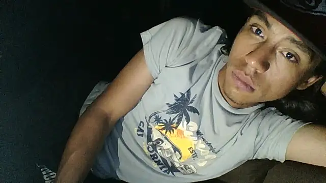 AlexAlejandro13 webcam