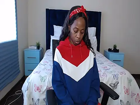 QUEENMANDYY webcam