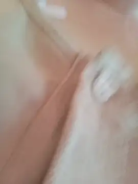 Linda-yiyi live cam on StripChat