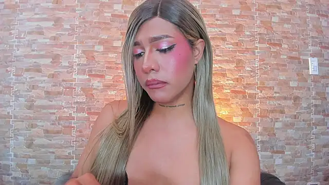 Dreams_Chloe webcam