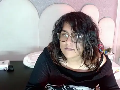 jessie_dark30 - Jessie_dark30's free webcam - UK Sex Cams
