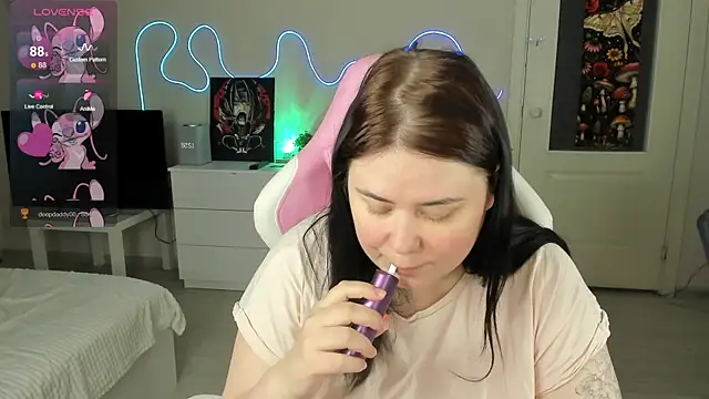 Akemi_BBW webcam