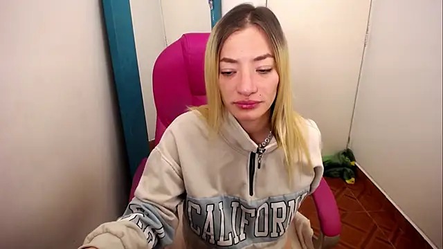 zoe_jones13 webcam