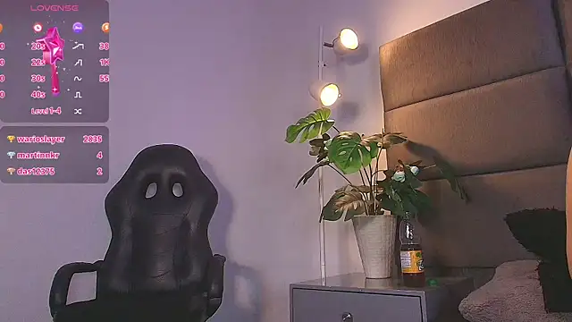 Zoee_8 webcam