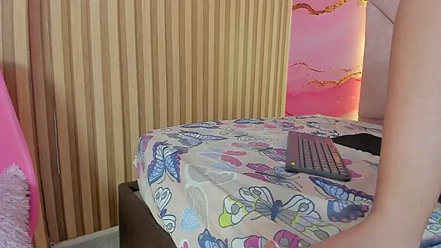 Scarlet_Moon_ webcam