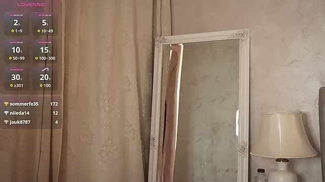 LunaaMillerX webcam