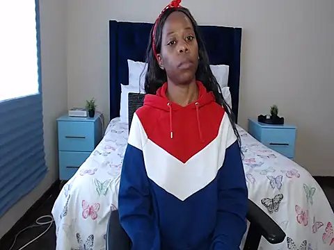 QUEENMANDYY