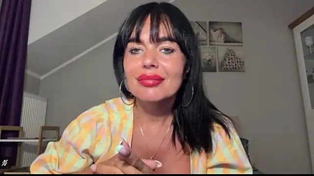 jennyfantasy - JennyFantasy's free webcam - UK Sex Cams