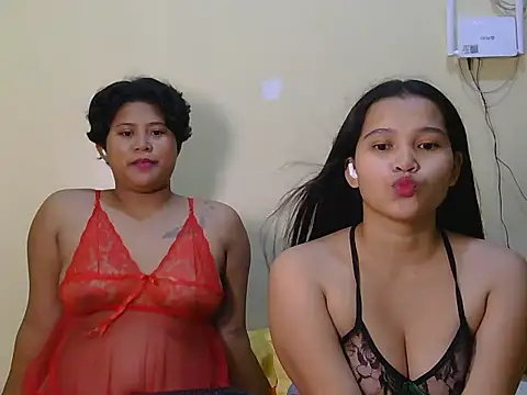 TwinityX live cam on StripChat