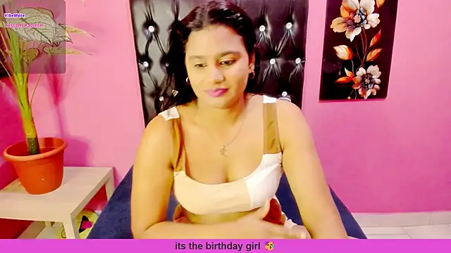 INDIANFLAME live cam on StripChat