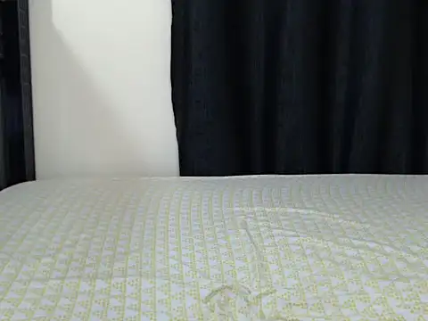 Gweneve live cam on StripChat