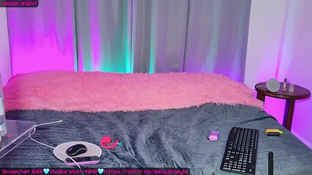 AaliyahLaylah live cam on StripChat