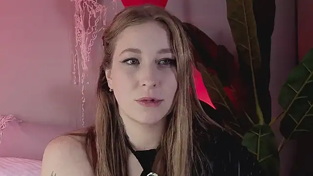 ShowmeYourfetish live cam on StripChat