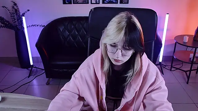 NyxCalderra live cam on StripChat
