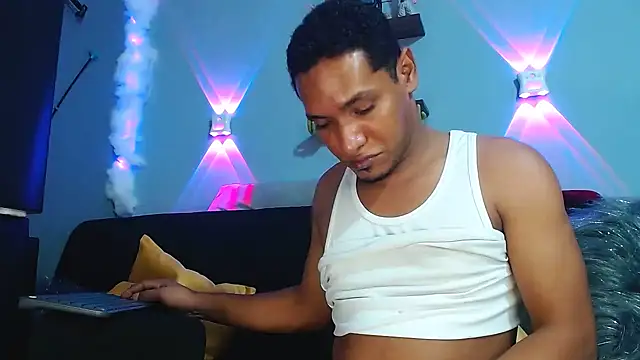 Grandeygruesa1 live sex cam