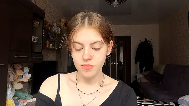 buzzingraid (F teen) - Spank my little butt x5