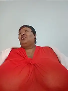 nancy111 (F milf) - Make me squit and cum on my toy