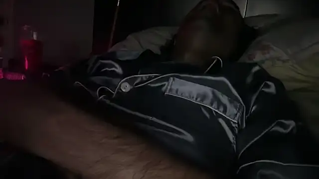 icebergslim281 live sex cam
