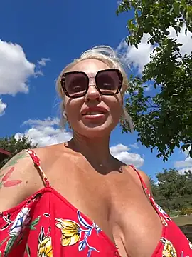 Hotnessi webcam