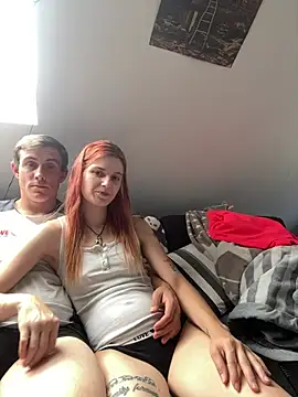 LeylaSquirtyBirty live cam on StripChat