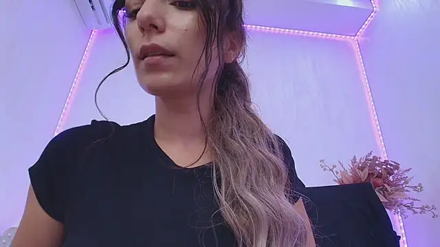 Anna_Lewis webcam